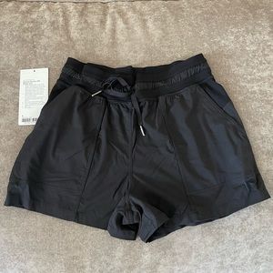 Lululemon 🍋 Dance Studio HR Short